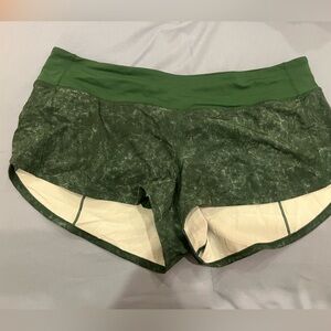 lululemon 2.5 speed up 
green 
Size 10